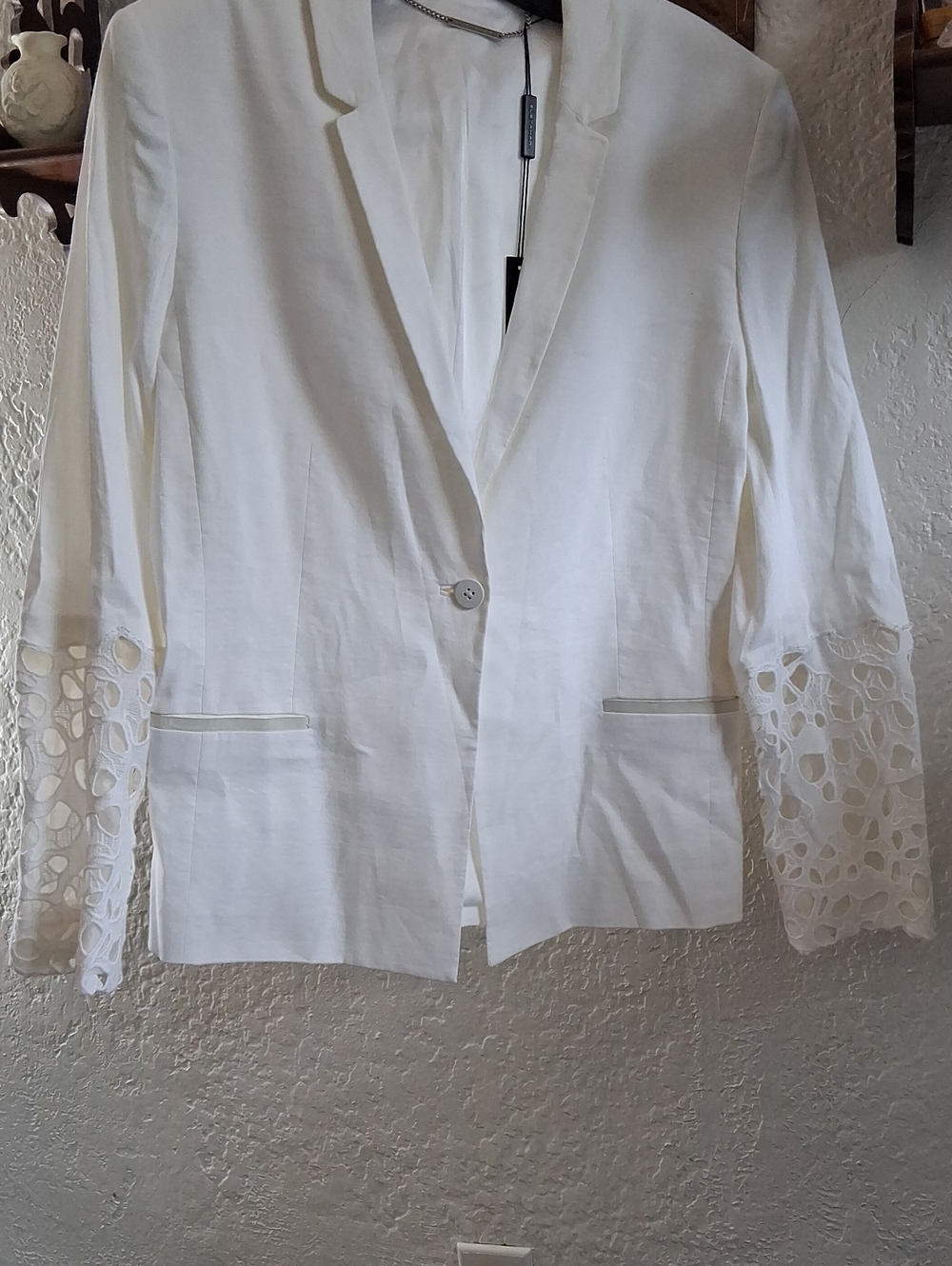 Elie Tahari White Lace-Sleeve Single-Button Blazer